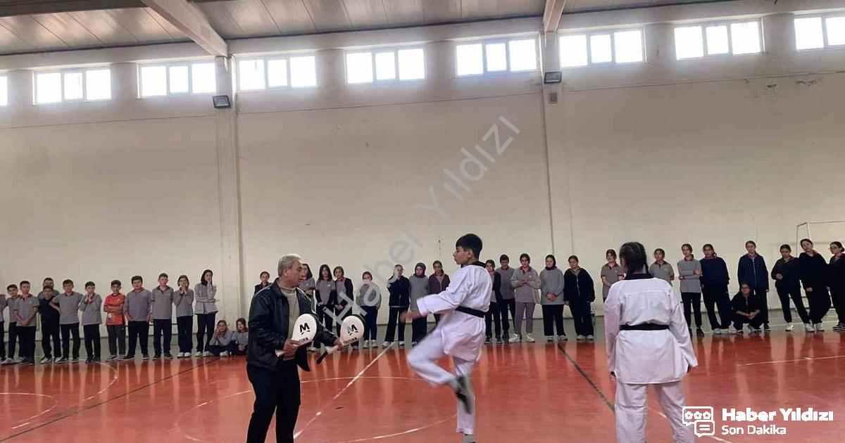"Pazarlar'da Spor Seferberliği: Tekvando ile 100 Lisanslı Sporcu Hedefi" başlıklı haber için fotorea
